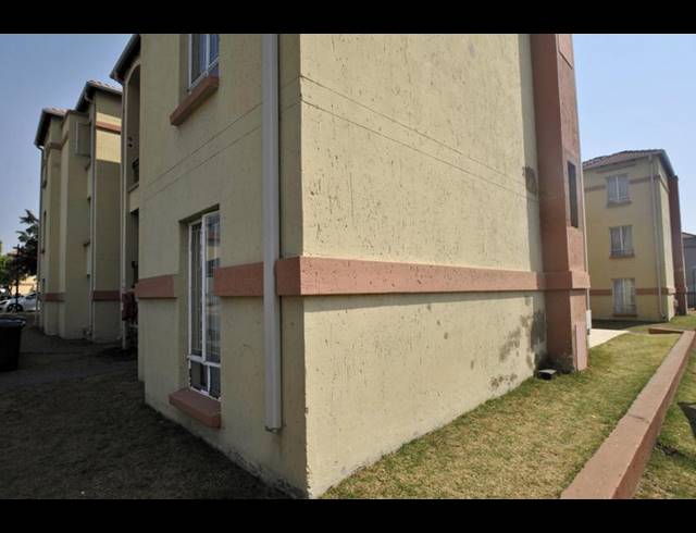 2 BEDROOM APARTMENT FOR SALE IN ORMONDE